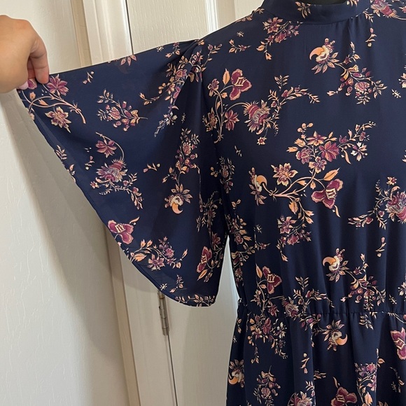 Lumiere Chiffon Floral Open Back High Neck Flutter Sleeve Dress Size Small - Picture 2 of 9